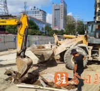 美女操逼。高温下的坚守｜道路建设者用汗水铺就畅通路